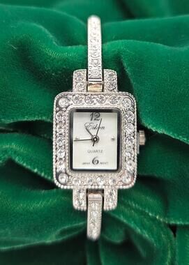 VTG Eikon Silver Rhinestone Dress Watch 4233 MD-510 New Battery